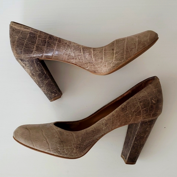 Banana Republic chunky taupe heels - Picture 4 of 8